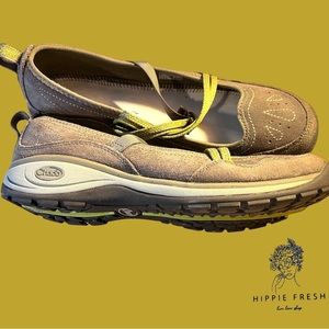 Chaco Women’s Green & Gray Petaluma Size 10